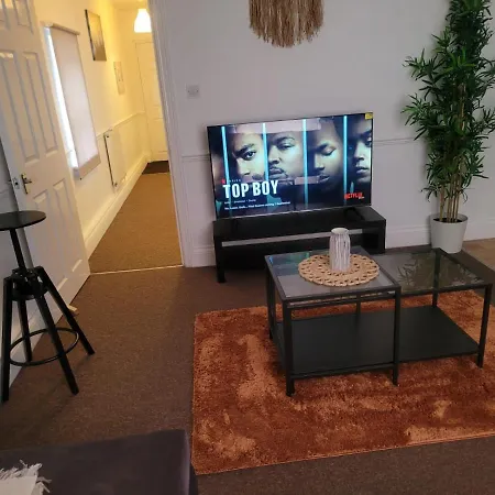 Nariken Apartment Bristol